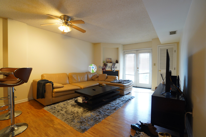 1 - Central Sq! Sweet 2 bed 2 bath, easy MBTA, No Broker Fee! Apartments