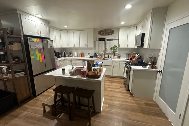 Kitchen - Rooms for rent 15 minutes from campus House
