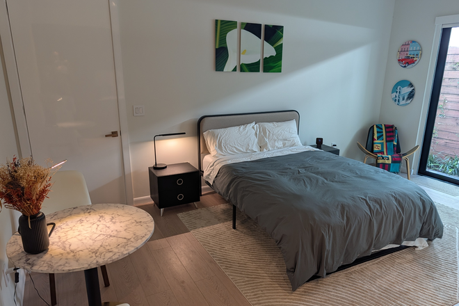 bedroom view 1 - Luxury Furnished Room in Coconut Grove Modern House