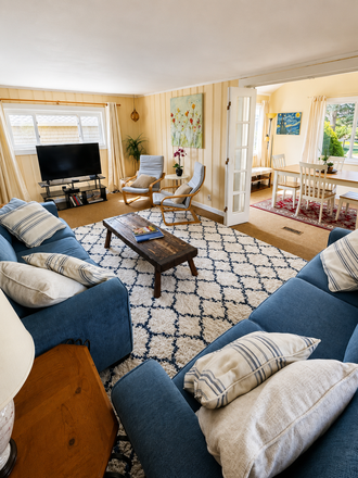 Living room - 🏖️ Saltaire – Bring Your Roommates & Earn $500 finders fee. House