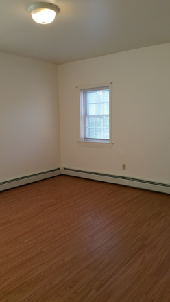 Bedroom - Very Large Victorian $1960/MO Total Rent for 4 Bedroom Apt. 6 miles to UCONN