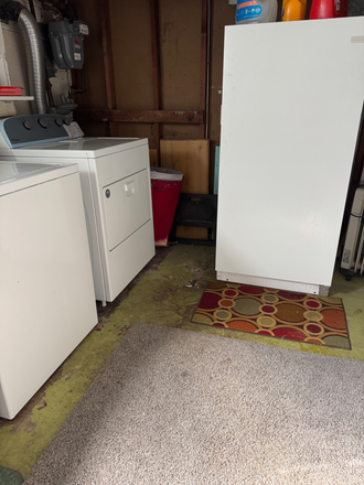 Laundry room next to bathroom - 1BR apt-Race St-Princeton
