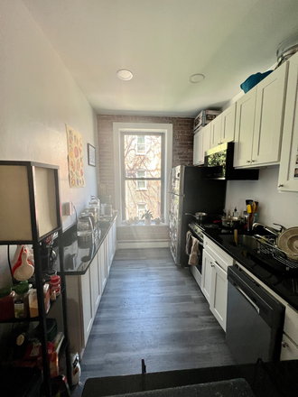 . - Renovated 5-bed 2-bath w/ laundry in unit. Available 9/1/25 Apartments