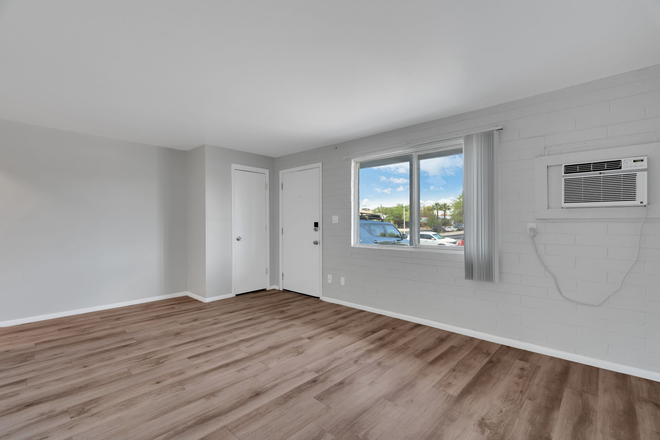 Updated AC and heat - Unfurnished Private Studio - No shared space - Walk to U of A! Apartments