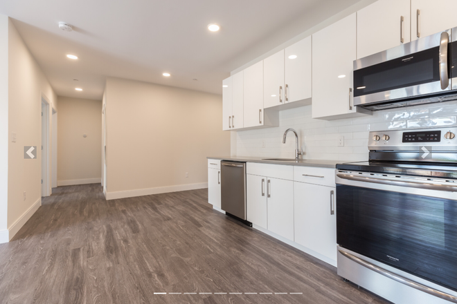 Kitchen - Beautiful Modern 3 Bed 2 Bath in South End Apartments