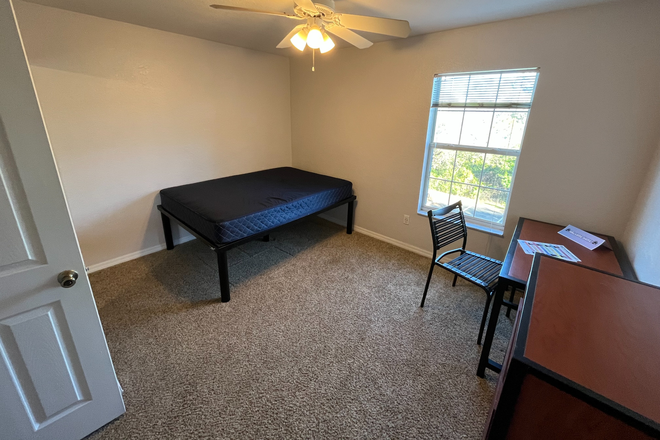 Bedroom - 🏡 Summer Lease Takeover – Private Room w/ Bathroom (Male Only) Apartments