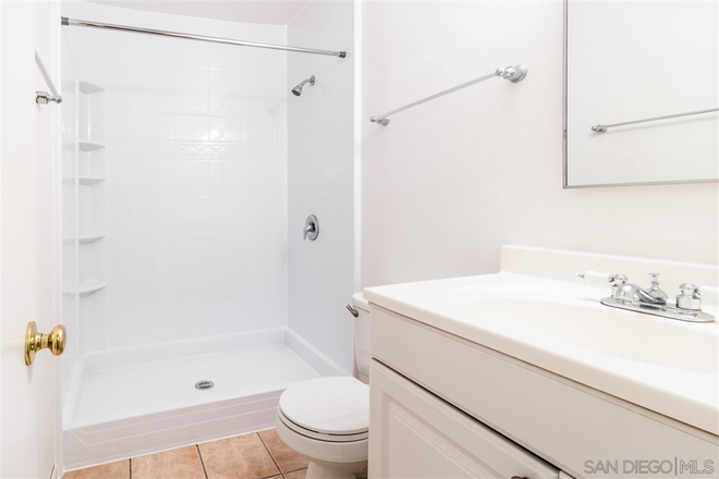 Bathroom - Playmor Master Bedroom