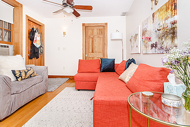 Living Space - Myrtle St 3 Bed Beacon Hill Apartments