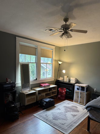 Bedroom - Sublet Available Close to Campus House