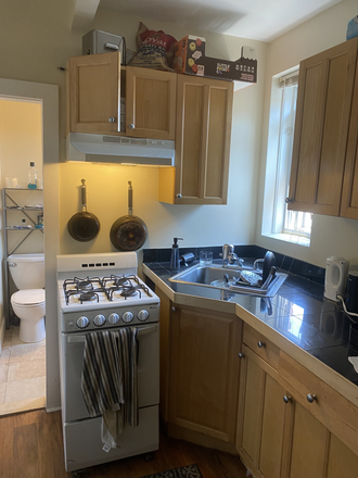 LIVING - 2 BED (1 BED SPLIT) WITH HEAT AND HOT WATER INCLUDED! 9/1/25! Apartments