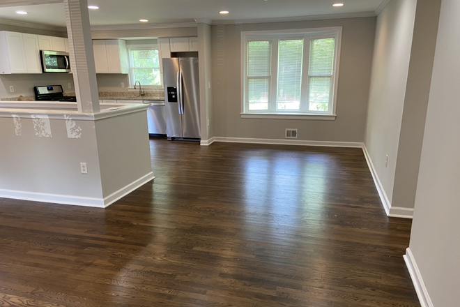 Upstairs dinning room - Bedrooms from $650 to $880, fully furnished, utility N WiFi incl, UMD shuttle route, min to campus House