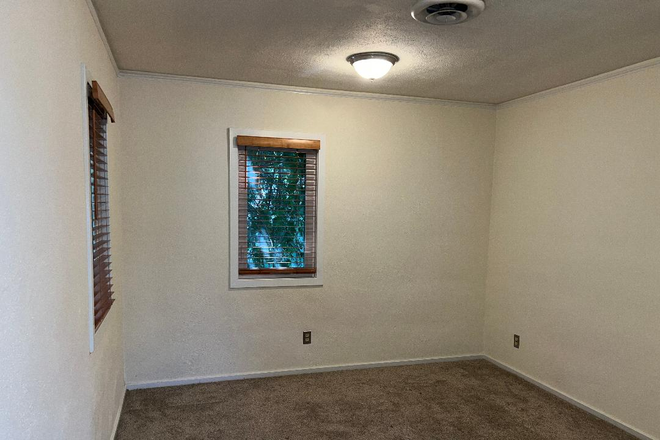 Bedroom, double closet and full bath - 1BR apt w/garage space-North Harrison St-Princeton