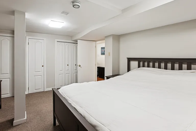 Primary Bedroom - 2 bedroom apartment close to campus