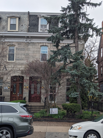 Building Facade - 4025 Walnut Street Apartments