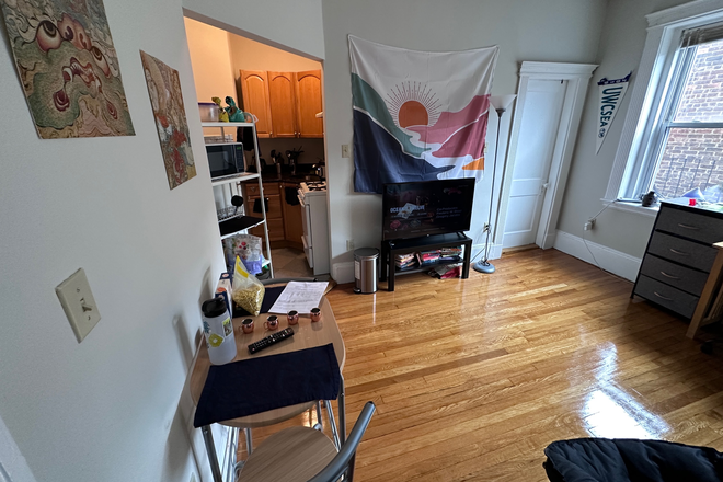 living - STUDIO ON HEMENWAY!! HEAT AND HOT WATER INCLUDED!! 9/1/24!