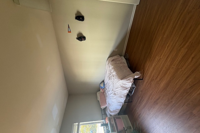 Bedroom - Fully furnished, private room & bathroom, close to grounds Apartments