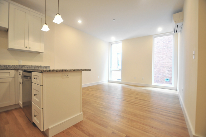 . - 1 Bedroom, 1 bathroom Apartment – Prime Location!