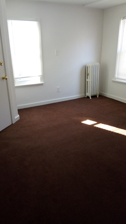 Bedroom - Unfurnished Room in a Shared 2-Floor Apartment