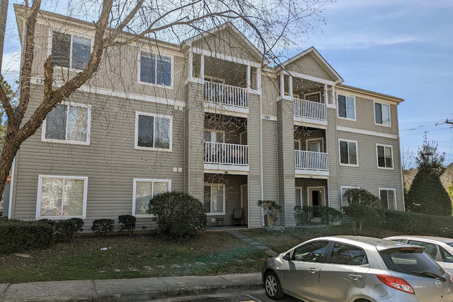 Exterior - Rare 4 bedroom 4 full bath only $2100. per month