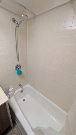 Bathroom - Shared Student Apartment