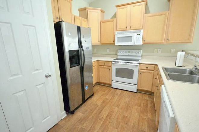 Kitchen - CARLETON PLACE COMMUNITY Condo