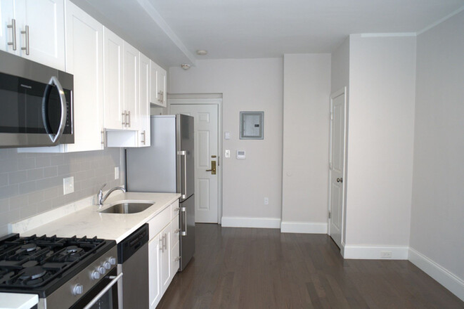 Kitchen - Clearway/ Parkside Apartments, CLOSE TO CAMPUS