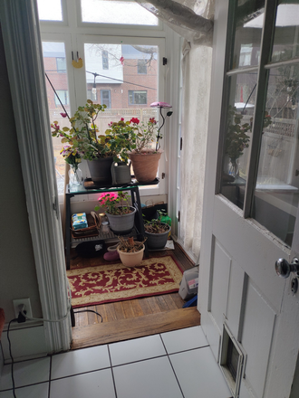 Enclosed back porch - 3BR home-Maple St-Princeton