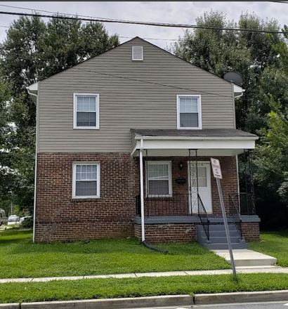 Street view of house just down the street from Town Center Market (TCM) - 1 BED -Beautiful HOUSE in Riverdale Park MD - Right on walking trail