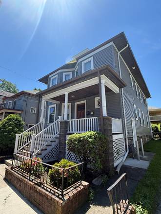 - - THREE BED NEAR TUFTS UNIVERSITY 6/1/2027 Apartments