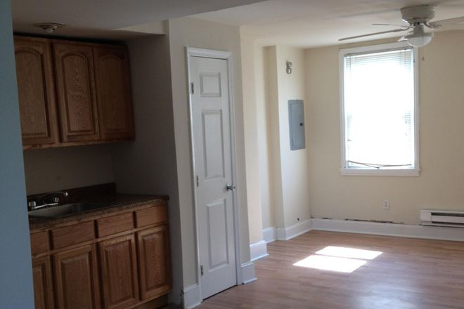 Living space - Large Efficiency on a quiet tree lined street minutes away from campus Apartments