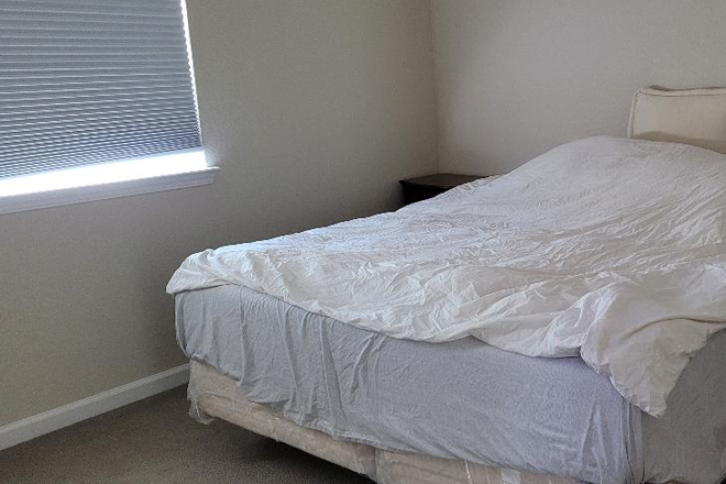 Bedroom - Attached Suite close to campus House