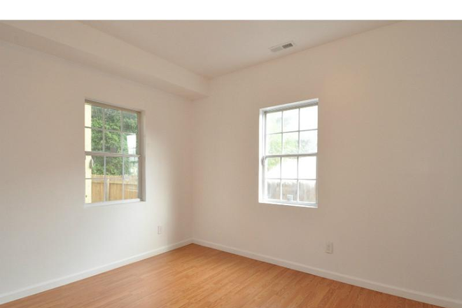 4th bedroom - Starting at $650* Utilities included!!Fast Internet!Available September5th! House