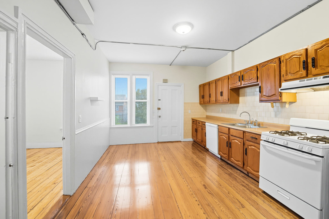 Kitchen - All Utilities, Extra-Large Studio Apartment, WIFI, Walk to Brown
