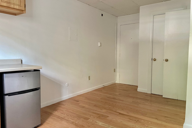 STUDIO - NO BROKER FEE - UNFURNISHED STUDIO AT 405 BEACON STREET AVAILABLE NOW Apartments