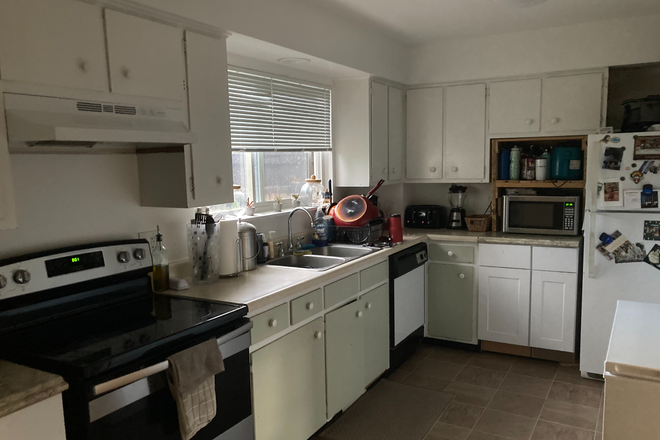 Kitchen - 1 bedroom in 4 bedroom/ 4 bathroom, close to East Campus