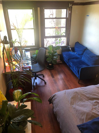Bedroom (it's bigger than what it shows!) - Sun-drenched room for sublet House