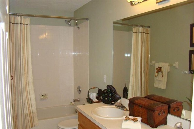 Bathroom - 2404ft2-Great Big House to Live in for Grads & Professionals!$3500 All Inclusive (Next To UCF)