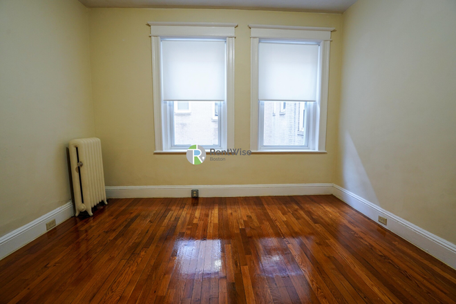 1 - AVAIL NOW-Fantastic Brighton studio, H/HW inc. NO FEE! Apartments