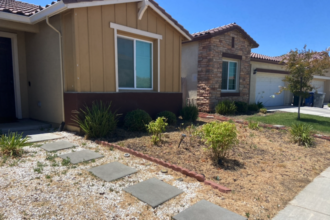 Front yard - Open room near campus