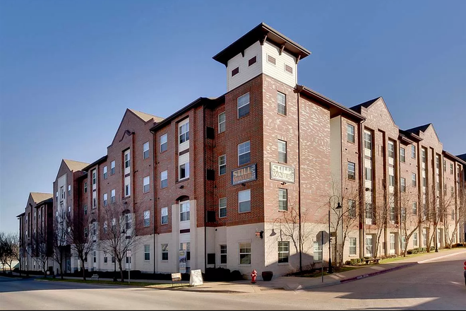 Exterior View - 251 West Miller Ave.