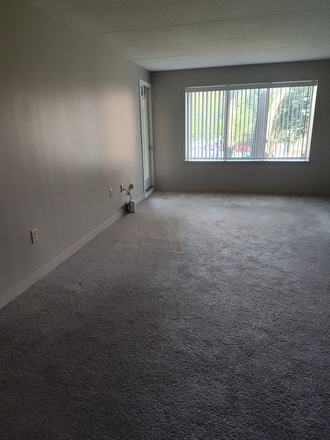 Living room - Harbor Point Apartments, close to campus
