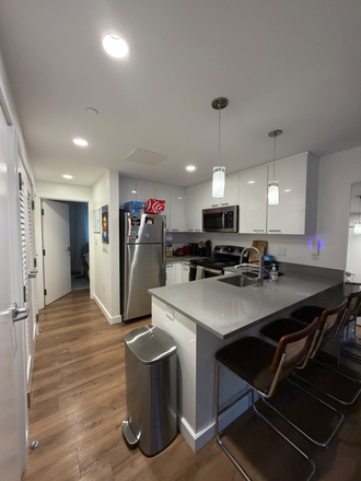 Kitchen - 3-Bed On-Campus HBS Apartment (in unit washer/dryer)