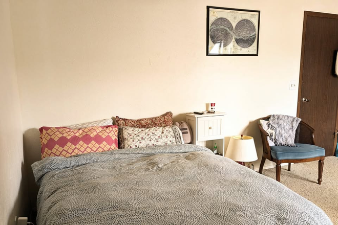 Bedroom - Close to Campus, Trader Joes, Target, Pearl St