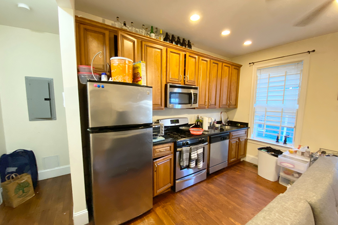 Kitchen - Stainless Steel, Granite | Deck | Laundry in Unit | Spacious Bedrooms Apartments