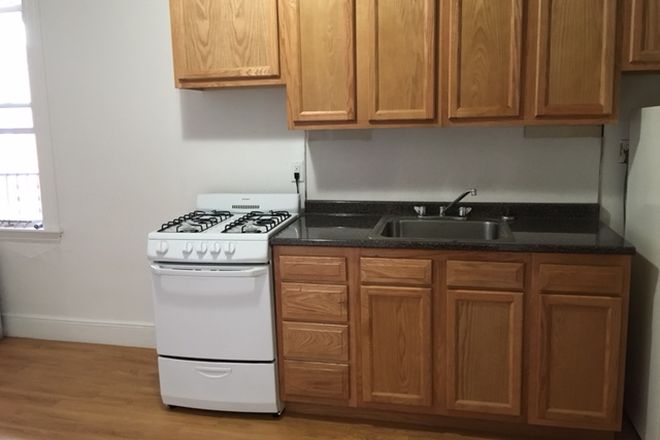 Hub Realty - Bright one bedroom with hardwood floors and large kitchen Apartments