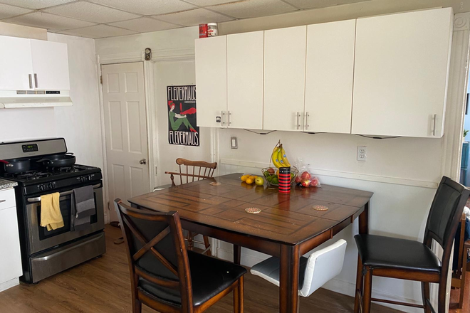kitchen with marble counter top - Room in home-Witherspoon St-Princeton