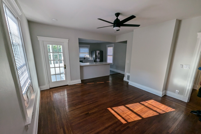 Living Room - Newly Remodeled, Beautiful 3 Bedroom with 2 full baths, Master suite, New Kitchen, Available June!! Duplex