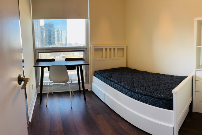 Bedroom - 1 furnished bedroom with own bath room in a 2 bedroom 2 bathroom condo (Female student ONLY)