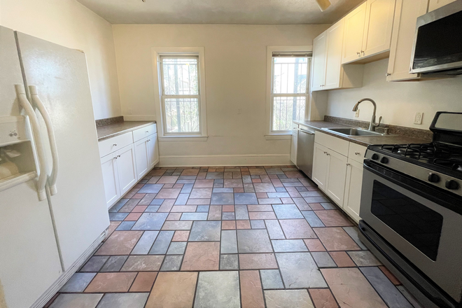 _ - GENEROUS 5 BEDS/ 2.5BATHS IN THE HEART OF MISSION HILL || 09/01/2025 Apartments