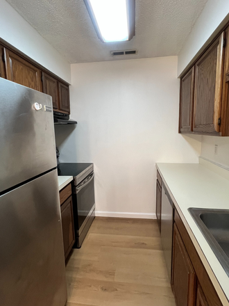 Kithchen - 1BR 1BA Apt Ravens Crest Dr. Plainsboro